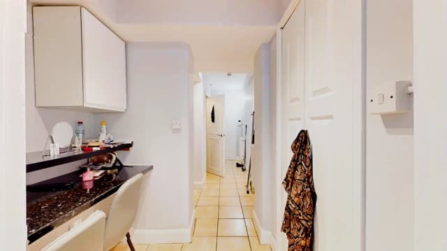 Studio, Flat A, 120