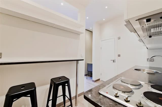 Studio, Flat 9, 58