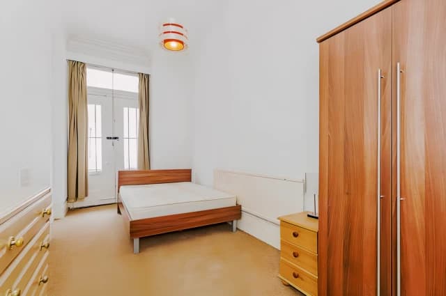2 Bed 1 Bath, Flat 4, 26-28