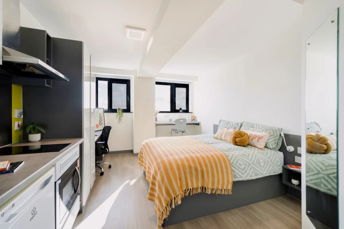 Canvas Capital House image
