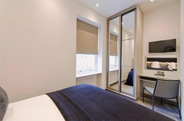 Studio, Flat 9, 58