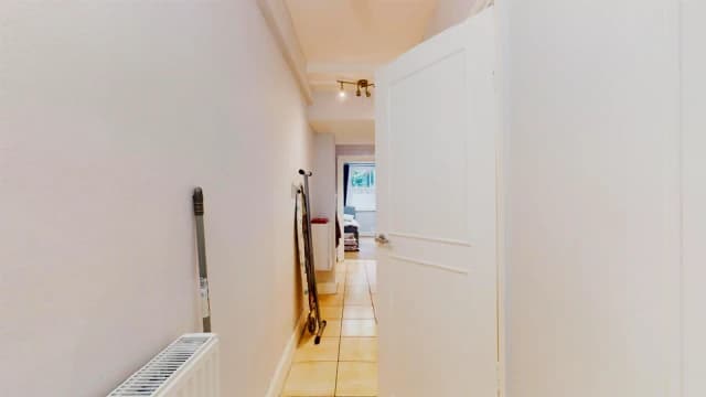 Studio, Flat A, 120