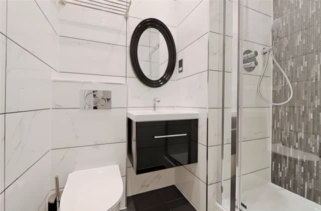 Studio, Flat 9, 58