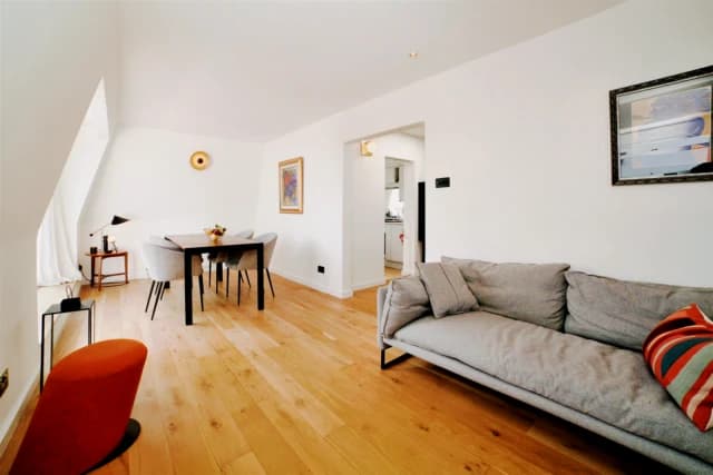 2 Bed 1 Bath, Penthouse, 73