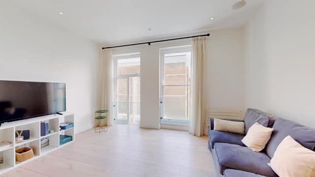 2 Bed 2 Bath, Flat 27 Matiere Place, 35-37
