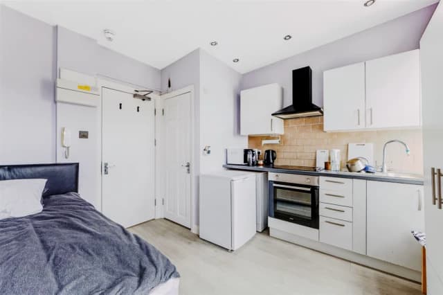 Studio, Flat 9, 66