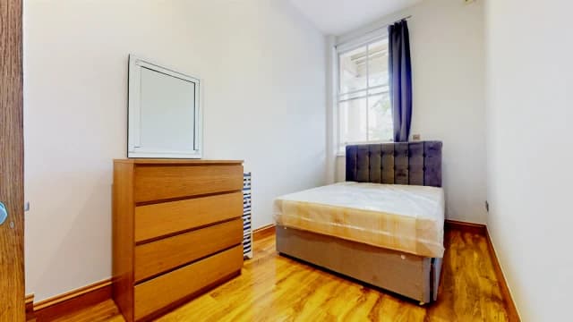 1 Bed 1 Bath, Flat 4, 62-64