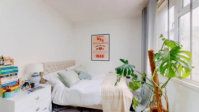 3 Bed 1 Bath, 5 Orpen House, 10-14