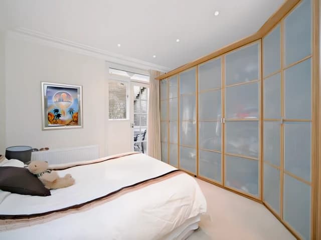 2 Bed 1 Bath, Flat 2, 9