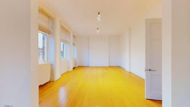 4 Bed 3 Bath, 49