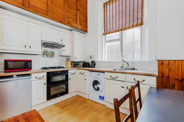 2 Bed 1 Bath, Flat 4, 26-28