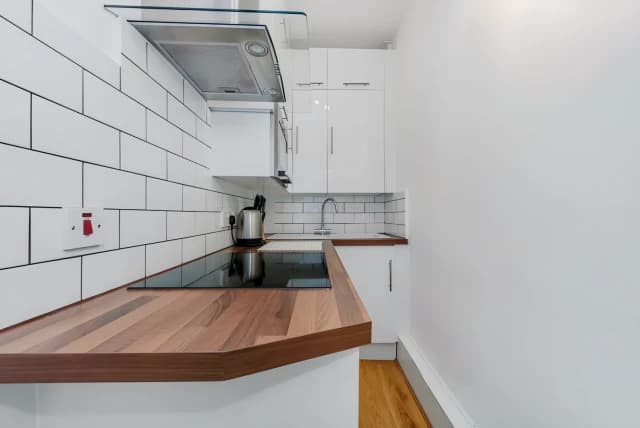 1 Bedroom 1 Bathroom Flat8