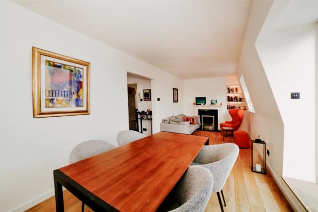 2 Bed 1 Bath, Penthouse, 73