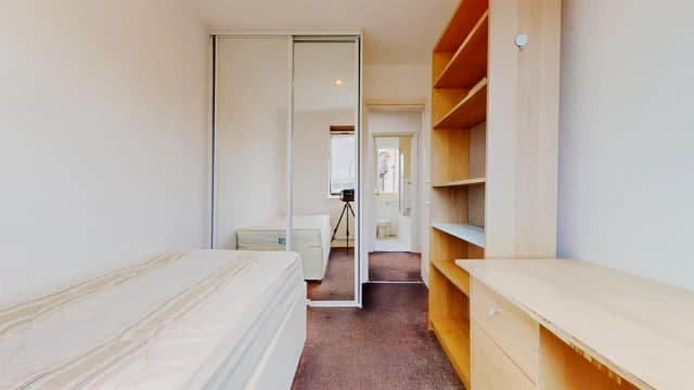 3 Bed 1 Bath, Flat A Rupert House, 52-53