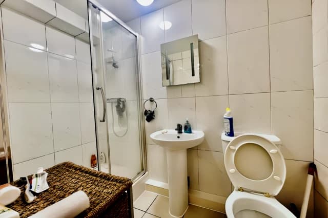 Studio, Flat 3, 149
