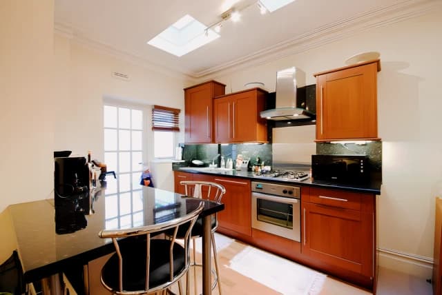 2 Bed 1 Bath, Flat 2, 9