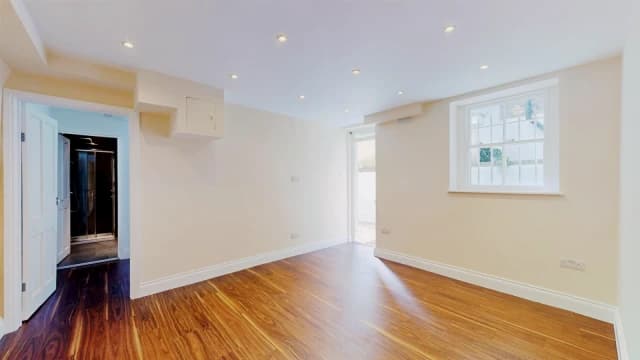 1 Bed 1 Bath, Flat 1b, 185