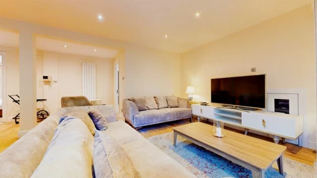 3 Bed 2 Bath, Flat 3, 20