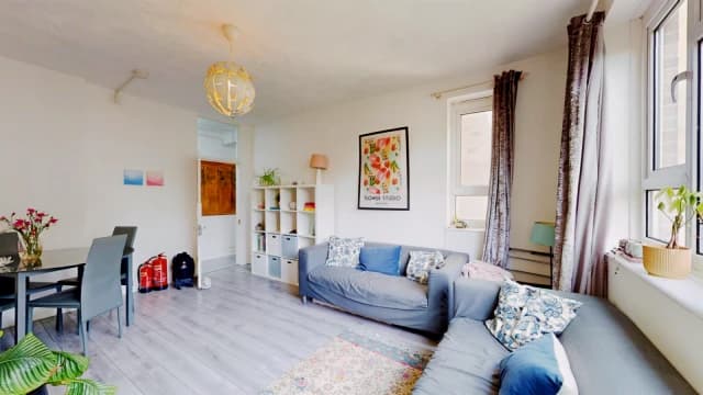 3 Bed 1 Bath, 5 Orpen House, 10-14