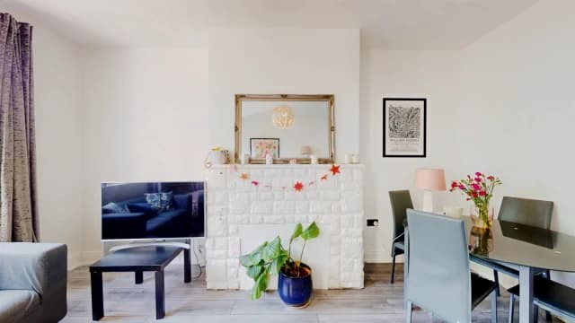3 Bed 1 Bath, 5 Orpen House, 10-14