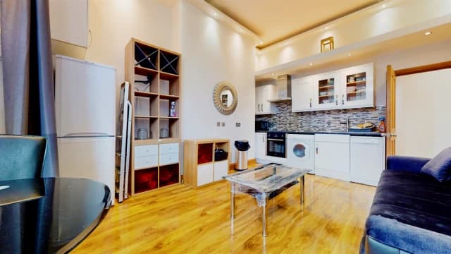 1 Bed 1 Bath, Flat 4, 62-64