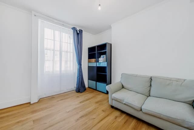 1 Bedroom 1 Bathroom Flat8