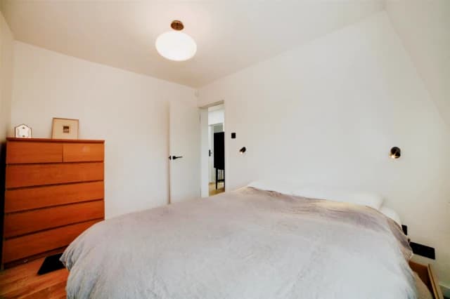 2 Bed 1 Bath, Penthouse, 73