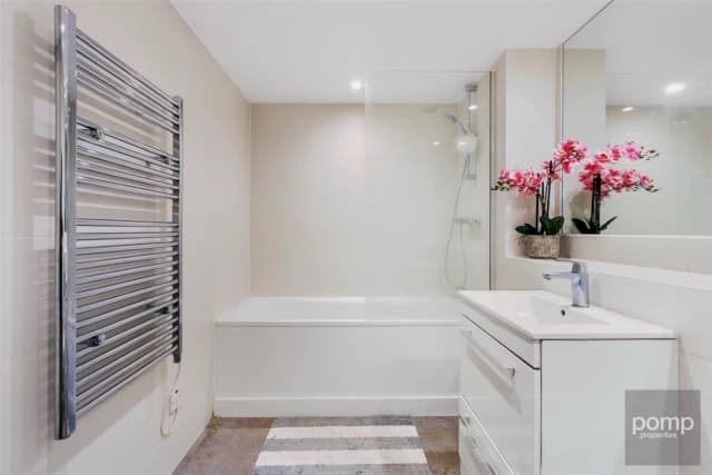 2 Bed 1 Bath, 38 Savoy Court, 245
