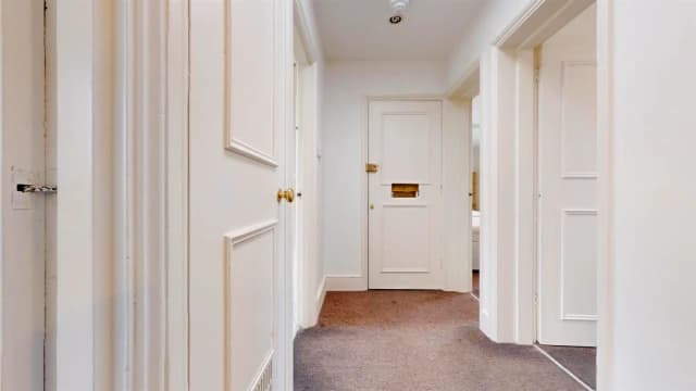 3 Bed 1 Bath, Flat A Rupert House, 52-53