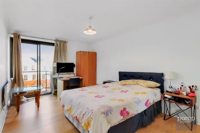 2 Bed 1 Bath, 38 Savoy Court, 245