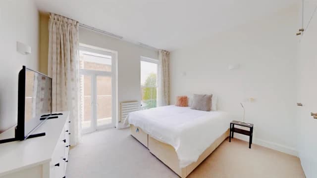 2 Bed 2 Bath, Flat 27 Matiere Place, 35-37