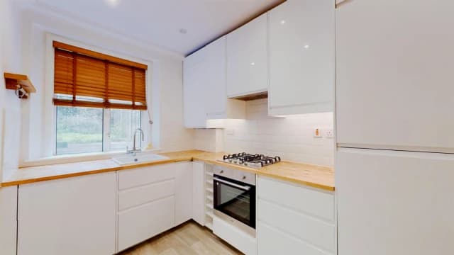 2 Bed 1 Bath, Flat 1, 21