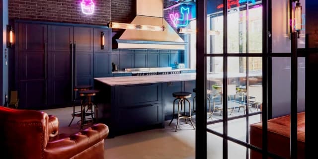 Dandi Battersea image