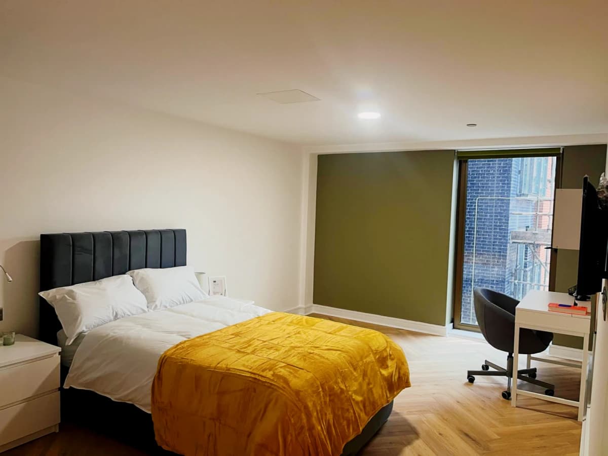 Large Accessible En-suite