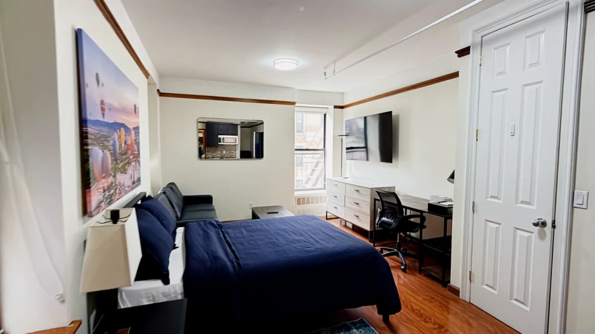 Central Park Apartments NYC image