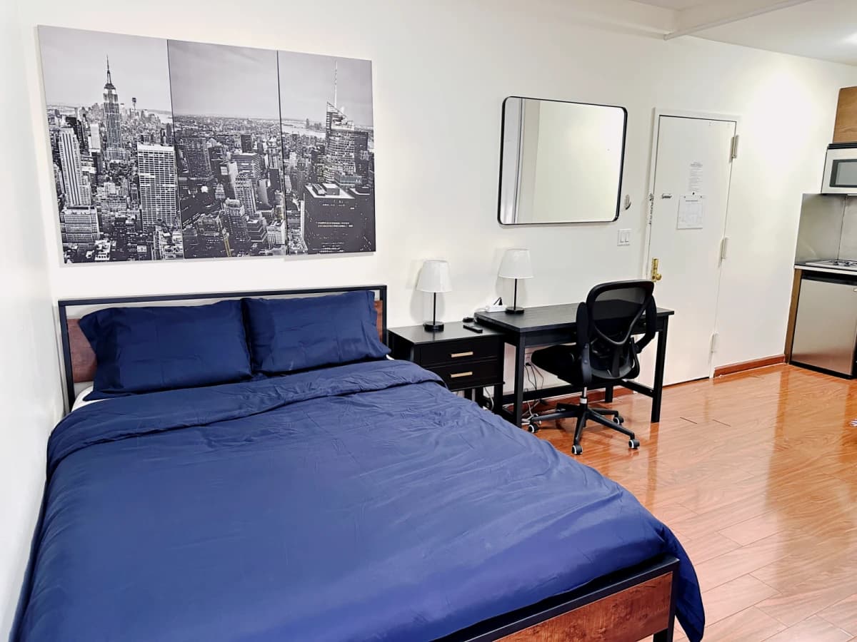 Central Park Apartments NYC image