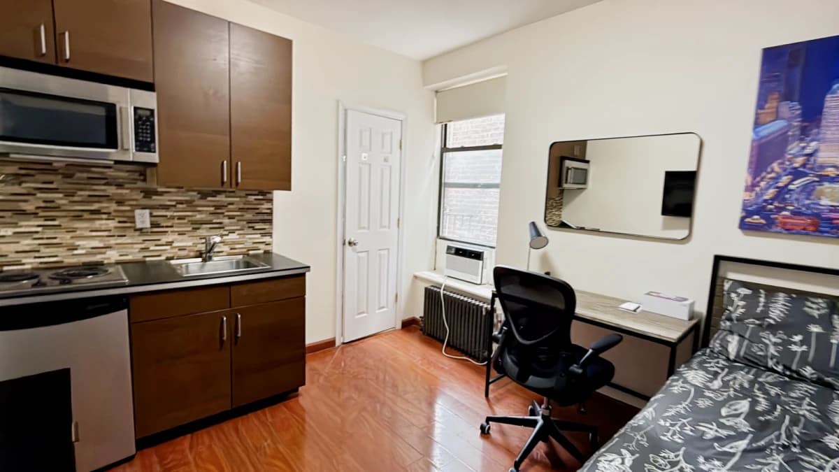 Central Park Apartments NYC image