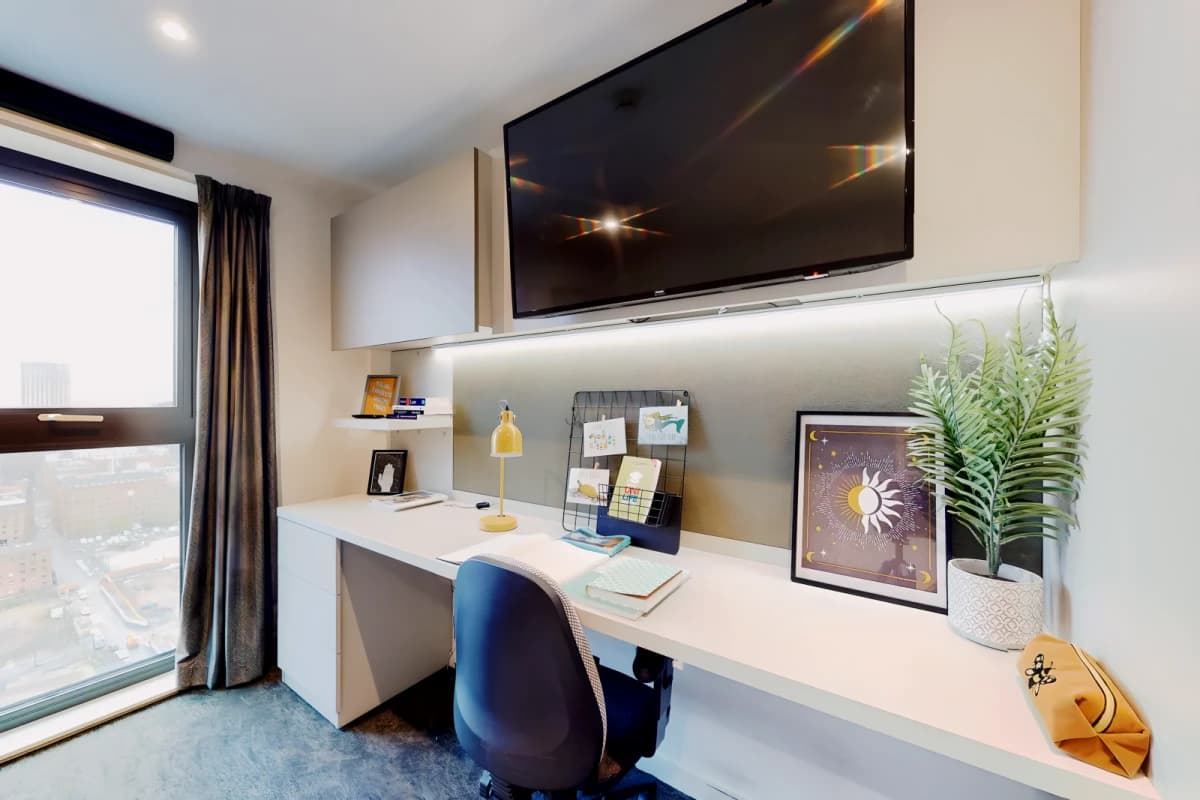 Canvas Manchester image