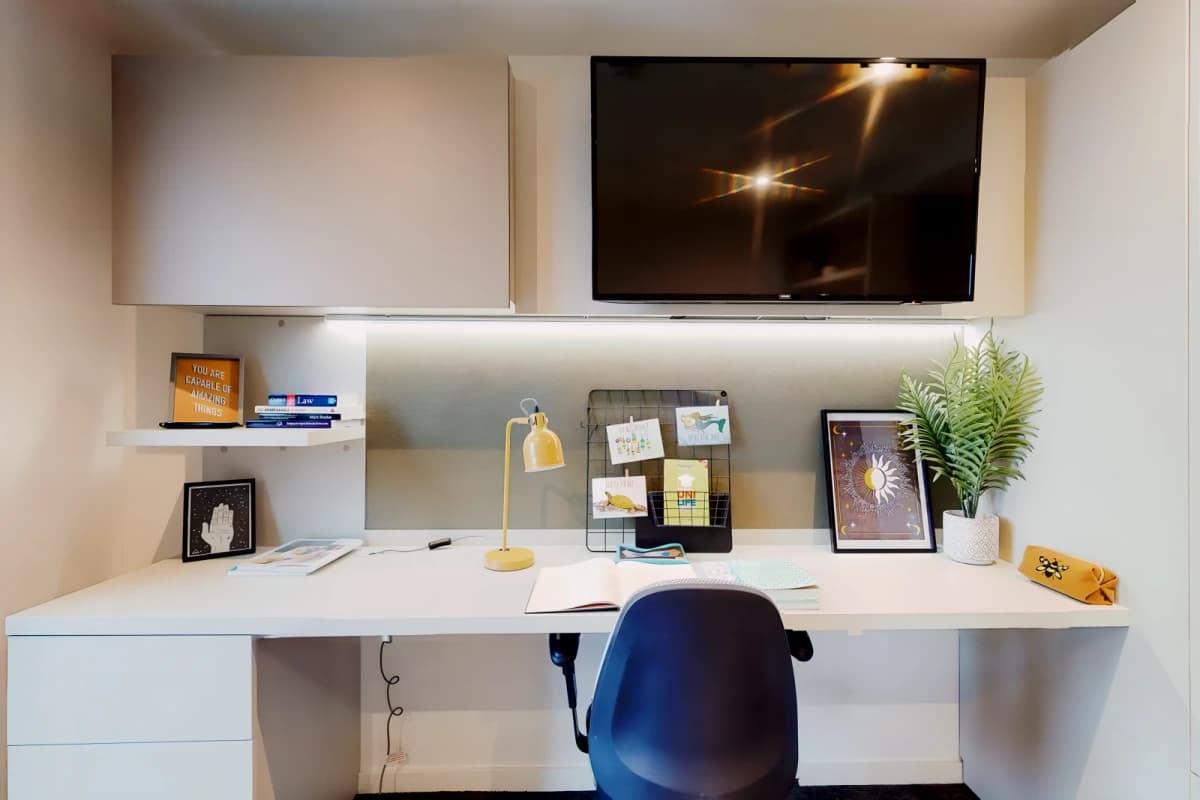 Canvas Manchester image