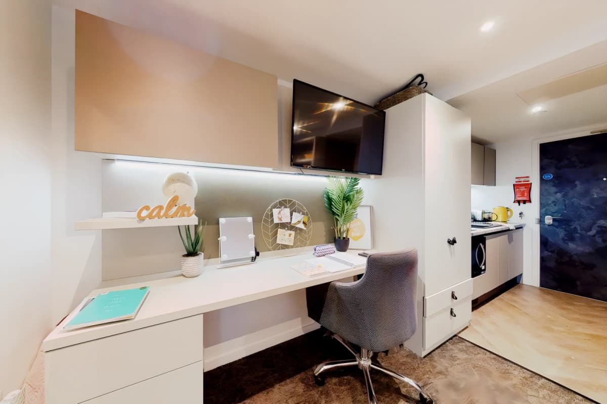 Canvas Manchester image