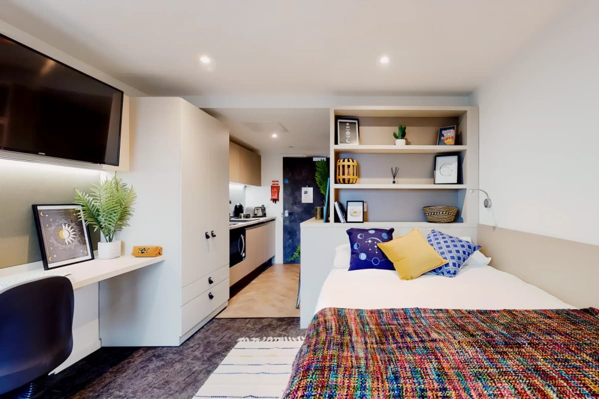 Canvas Manchester image