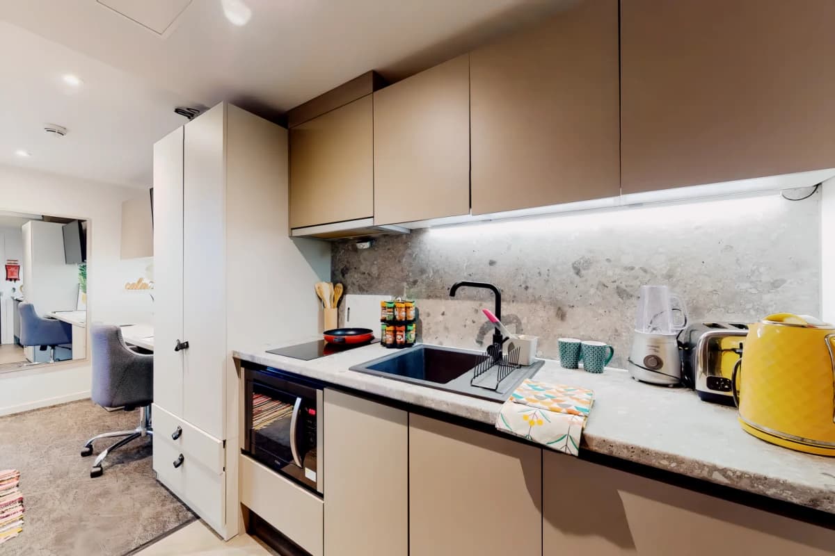 Canvas Manchester image 5