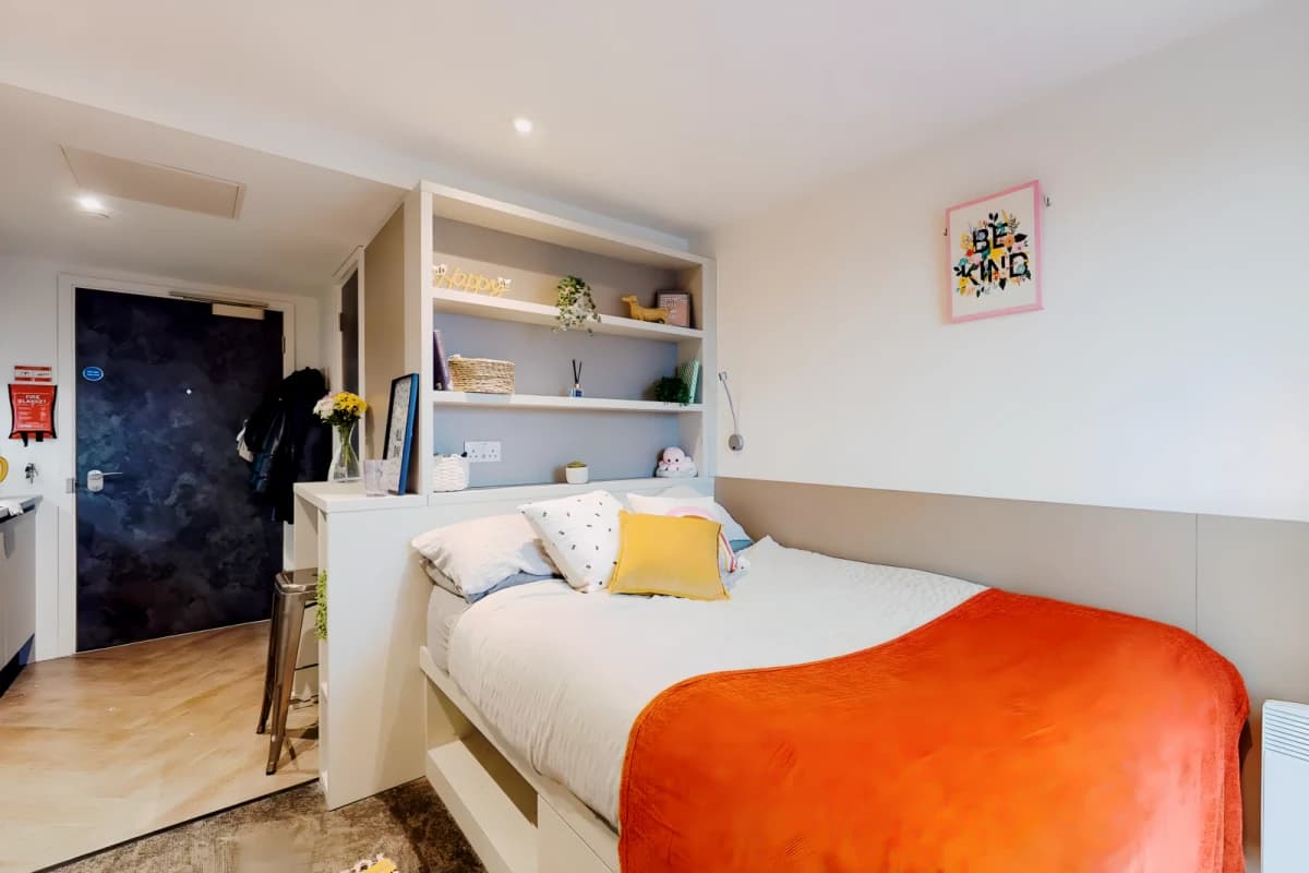 Canvas Manchester image