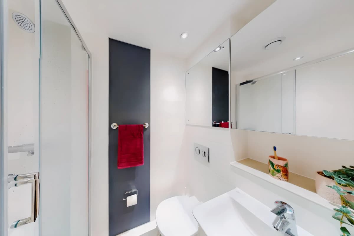 Canvas Manchester image