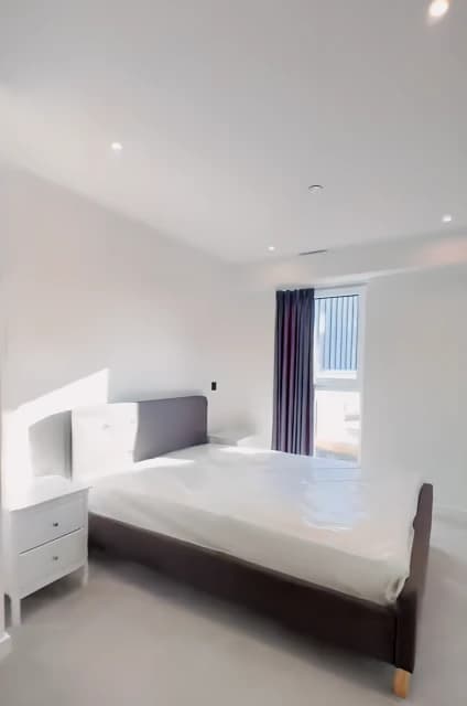2 Bedroom 2 Bathroom Flat 34