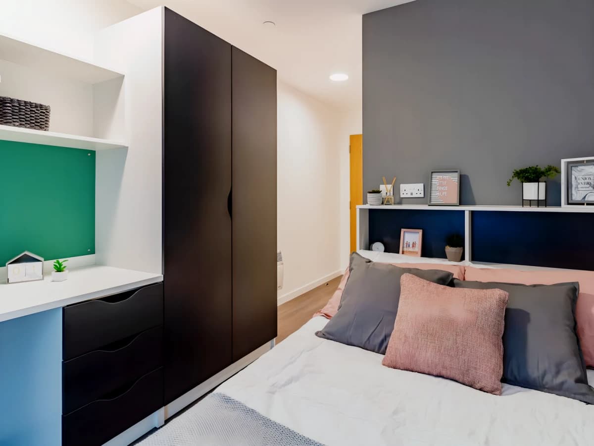 Pavilion Court image