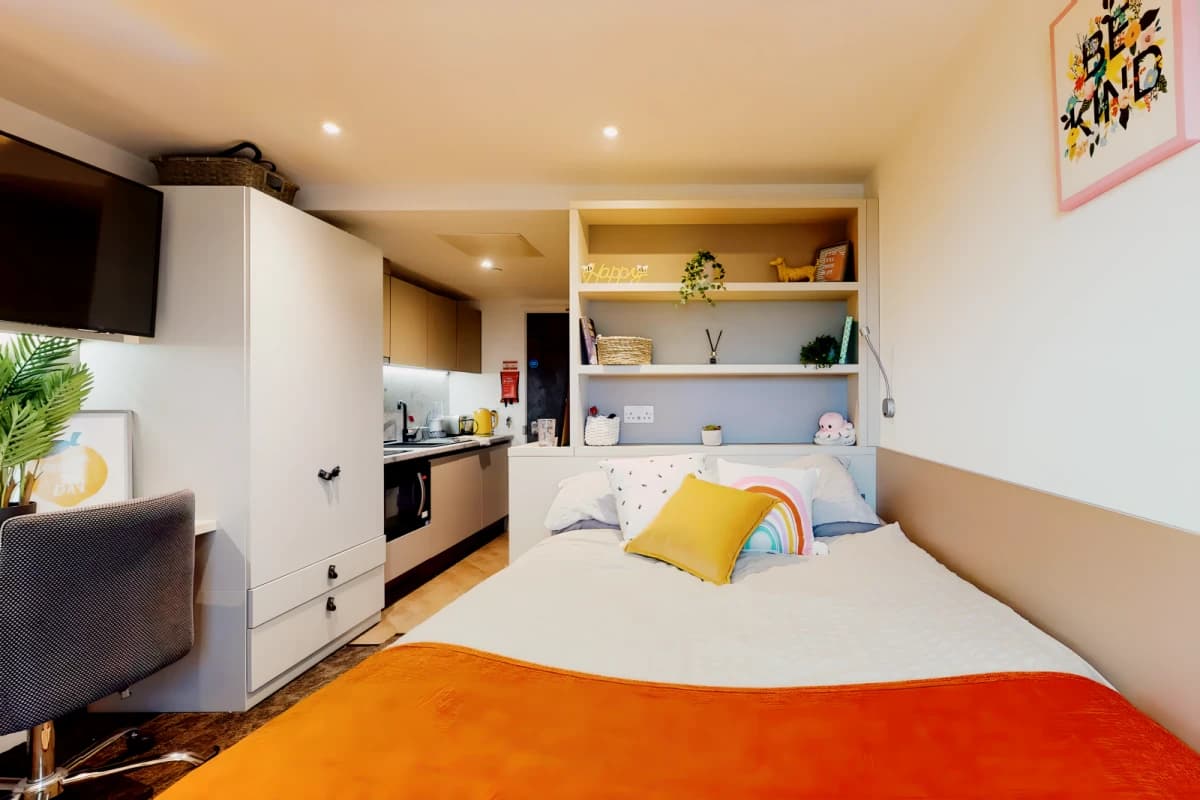 Canvas Manchester image