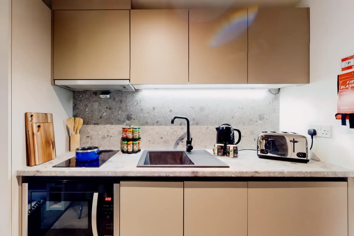 Canvas Manchester image