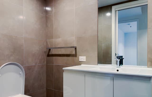 2 bed 2 bath-100-single room