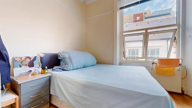 Studio, Flat 7, 8